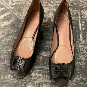 TORY BURCH PLATFORM HEEL BALLET SHOE PUMP